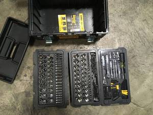 lot 7 image: Mechanics Tool Set (226-Piece) with TOUGHSYSTEM 22 in. Medium Tool Box by DEWALT in good conditions