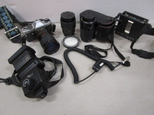 lot 21 image: Yashica 35mm Camera & Lens