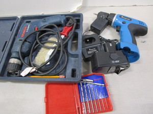 lot 33 image: Drills - Electric & Battery