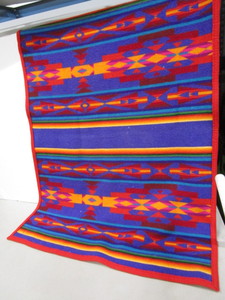 lot 19 image: Pendleton Woolen Shawl