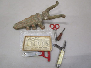 lot 39 image: Vintage Boot Jack, Puller