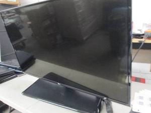 lot 3 image: LG 43 inch tv no remote ...