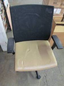 lot 10 image: rolling office chair ...