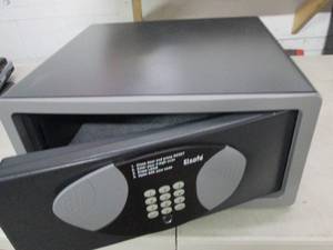 lot 19 image: elsafe electronic safe ...