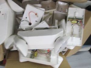 lot 55 image: big box of emergency lights ...