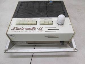 lot 57 image: studio master -2 electronic flash p...