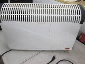 lot 65 image: warm and cozy heater with fan teste...