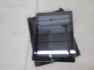 lot 67 image: i pad 32gb works as it should...