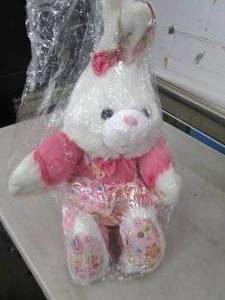 lot 164 image: great big musical bunny new in pack...