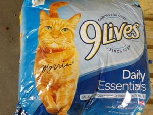 9 Lives Cat Food damaged Bag...