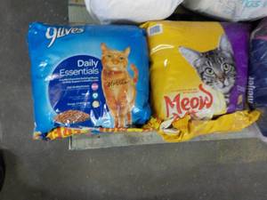 9 Lives and Meow Cat Food damaged ...