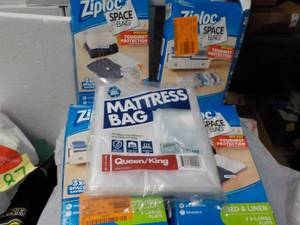 4 Ziploc Space Bags and 1 Mattress ...
