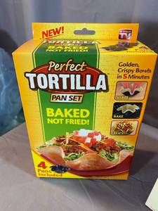 Robert Rothschild Farm Dip Chiller and Perfect Tortilla Pan Set