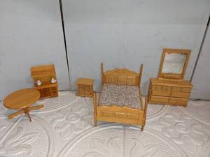 Wood Dollhouse Furniture