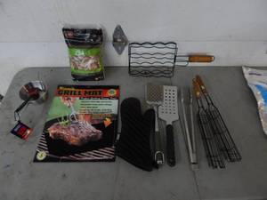 lot 13 image: Grilling Supplies