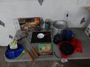 lot 14 image: Camp Cooking Supplies
