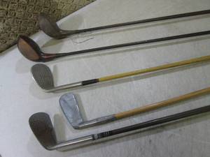 lot 7 image: (RMDR) 5 Vintage Golf Cubs...
