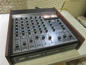 lot 17 image: (RM3) Peavey Mark 1 Series 600S 6-C...