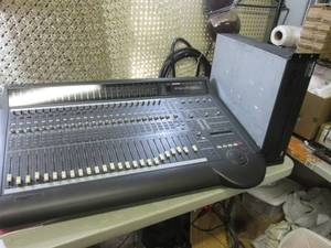 lot 21 image: (RM4) Mackie D8B 56 Input  72 Chan...