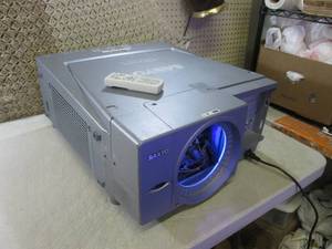 lot 26 image: (D-4) Sanyo PLC-XF60A PROxtraX Mult...