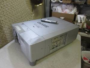 lot 28 image: (D-4) Sanyo PLC-XF35NL PROxtraX Mul...