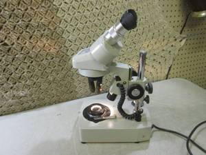 lot 33 image: (FS) Meiji EMT 48401 Electric Micro...