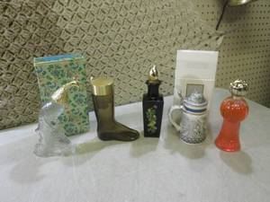 lot 62 image: (F-3) 5 Assorted Vintage Avon...