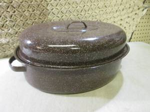 lot 80 image: (RM1) Roasting Pan with Rack...