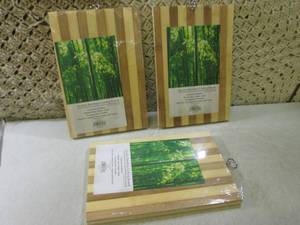 lot 94 image: (BS) 3 Bamboo Cutting Boards ...