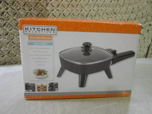 lot 104 image: (CS) Kitchen Selectives Electric Sk...