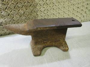 lot 109 image: (F-0) Steel Anvil 11 12 Long...