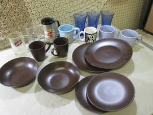lot 283 image: (D-2) Assorted Cups Glasses Plates ...