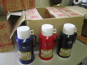 lot 294 image: (EW2) Case of 12 Thermo Vogue Keep ...