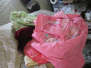 lot 297 image: (EC2) Large Box Packed Full and Tig...