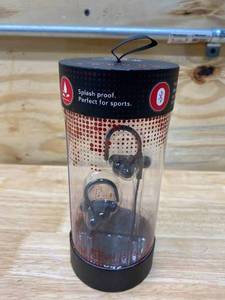 lot 33 image: TaoTronics BH12 Earphones Wireless Bluetooth Splash Resistant In Ear Buds SB29