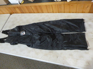 lot 43 image: Mossi Motorsports Apparel Youths Bib Snowmobile Pants