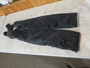 lot 53 image: Mossi Motorsports Apparel Youths Bib Snowmobile Pants