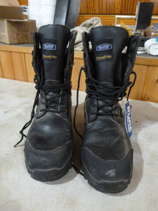 lot 56 image: Pure Polaris X-Treme III Mens Leather Snowmobile Boots