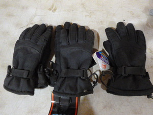 lot 58 image: 3 Pair of Snow Gloves