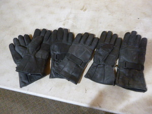 lot 59 image: 3 Pair of Leather Snow Gloves