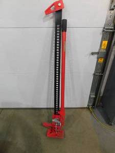 lot 33 image: New0 Stark 48 in. 3-12-Ton Farm Jack