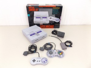 lot 14 image: Super Nintendo SNES Gaming System With Original Box
