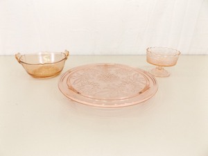 lot 48 image: Lot of 3 Pink Depression Glass Pieces