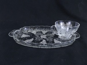 lot 71 image: New in Original Box Anchor Hocking 8 Piece Serving Set