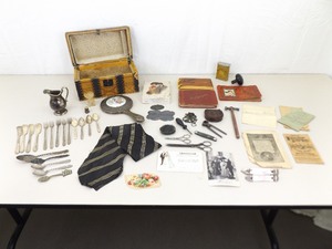 lot 76 image: Lot of Antique and Vintage Findings