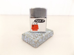 lot 80 image: Vintage UNSTRUCK New in Original Box Collectible Snoopy Lighter