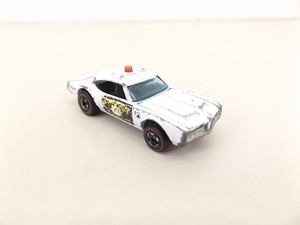 lot 107 image: Original Hot Wheels Redline White Olds 442 Police Cruiser