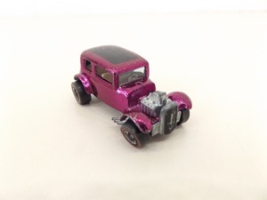 lot 125 image: Original Hot Wheels Redline Magenta 32 Ford Vicky