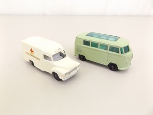 lot 142 image: 2 Original Lesney Matchbox Lomas Ambulance #14 and Volkswagen Caravette #34