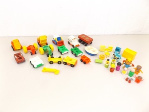 lot 150 image: Lot of Misc Vintage Fisher Price etc. Toy Cars and People